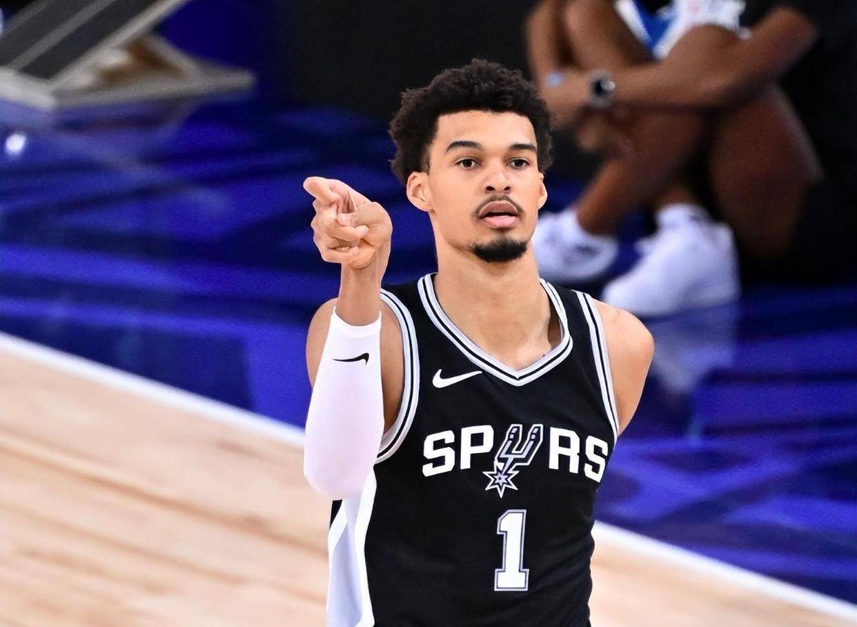篮球比赛因疫情暂停，NBA球员无法参赛